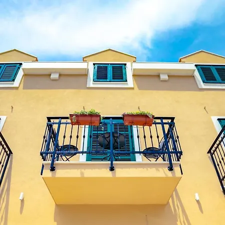 Luxury Il Ponte Ii Couette-café *